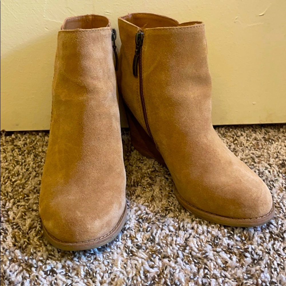Heeled booties
